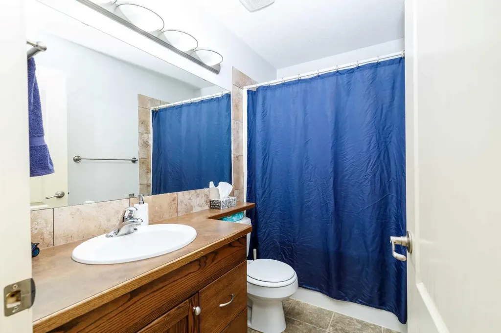613 Oak Street Springbrook AB T4S 0B5