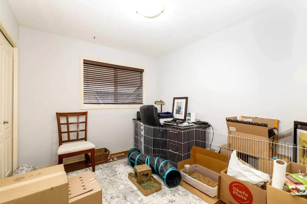 613 Oak Street Springbrook AB T4S 0B5