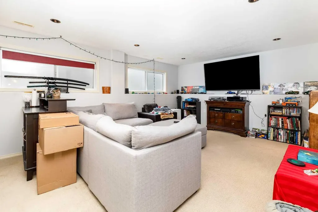 613 Oak Street Springbrook AB T4S 0B5