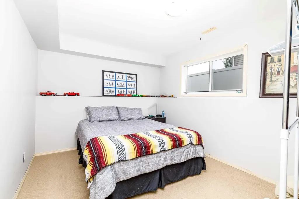 613 Oak Street Springbrook AB T4S 0B5