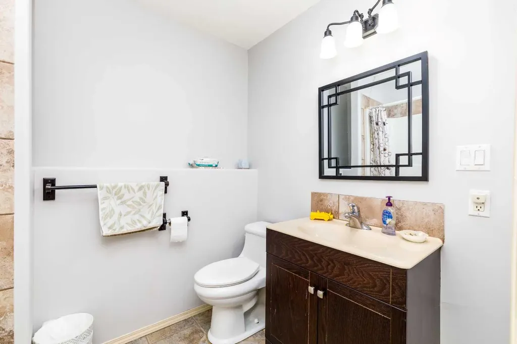 613 Oak Street Springbrook AB T4S 0B5