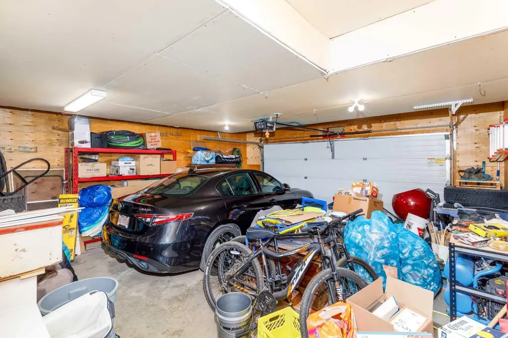 613 Oak Street Springbrook AB T4S 0B5