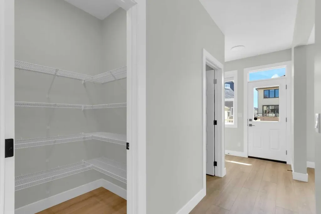 86 Magnolia Street SE Calgary AB T3M 3X8