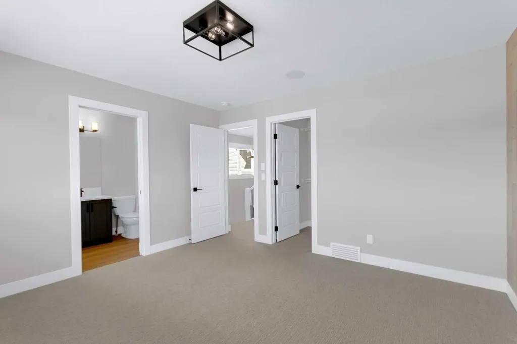 86 Magnolia Street SE Calgary AB T3M 3X8