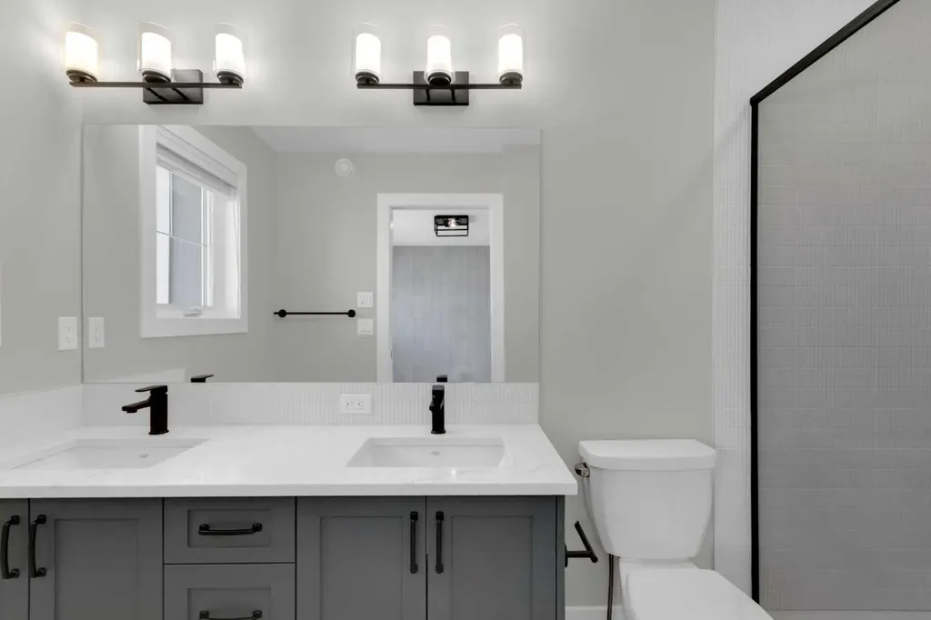 86 Magnolia Street SE Calgary AB T3M 3X8