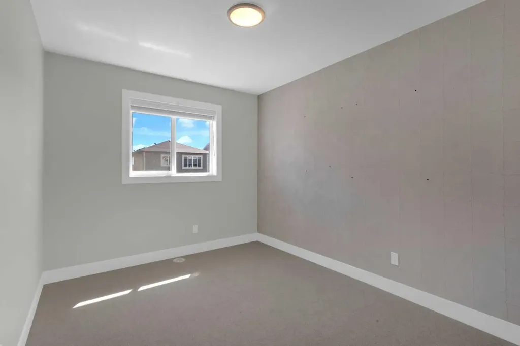 86 Magnolia Street SE Calgary AB T3M 3X8