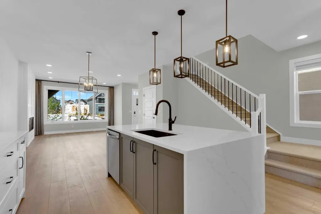 86 Magnolia Street SE Calgary AB T3M 3X8