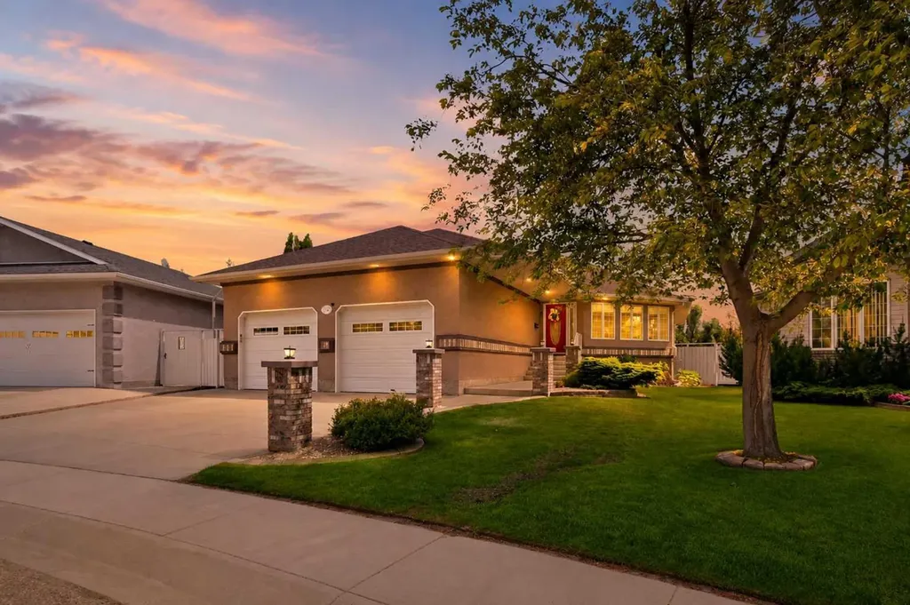 134 Andrews Close Red Deer AB T4R 2R2