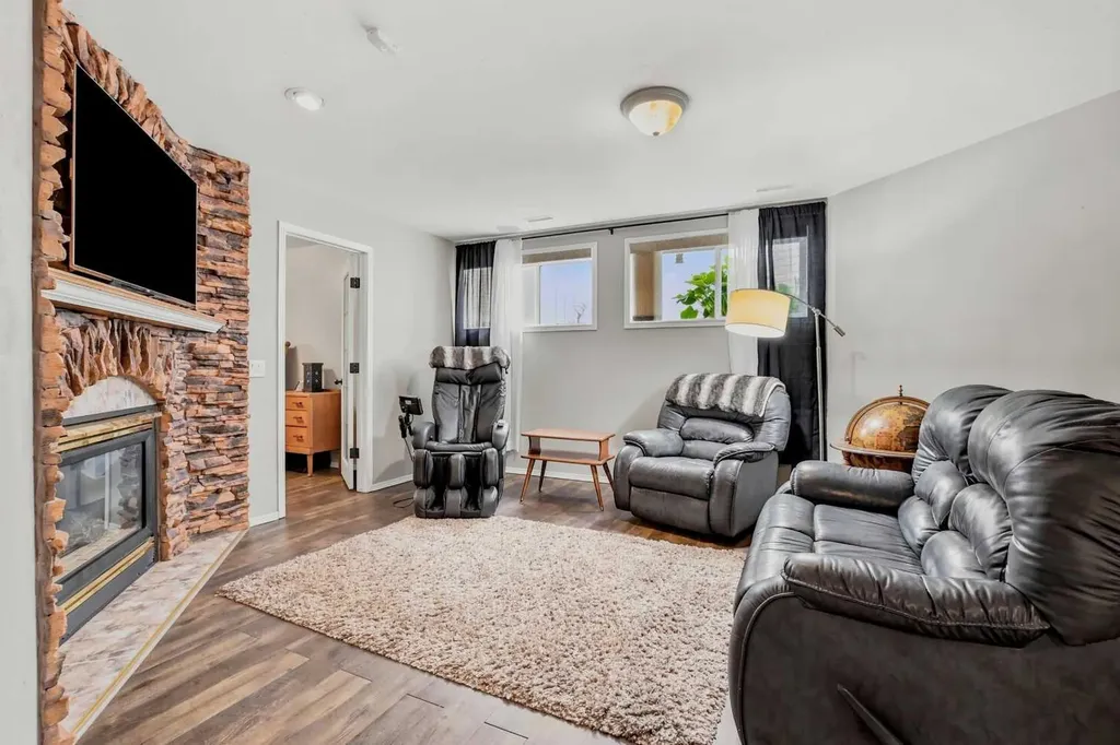 134 Andrews Close Red Deer AB T4R 2R2