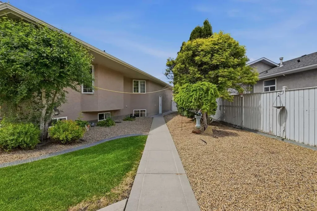 134 Andrews Close Red Deer AB T4R 2R2