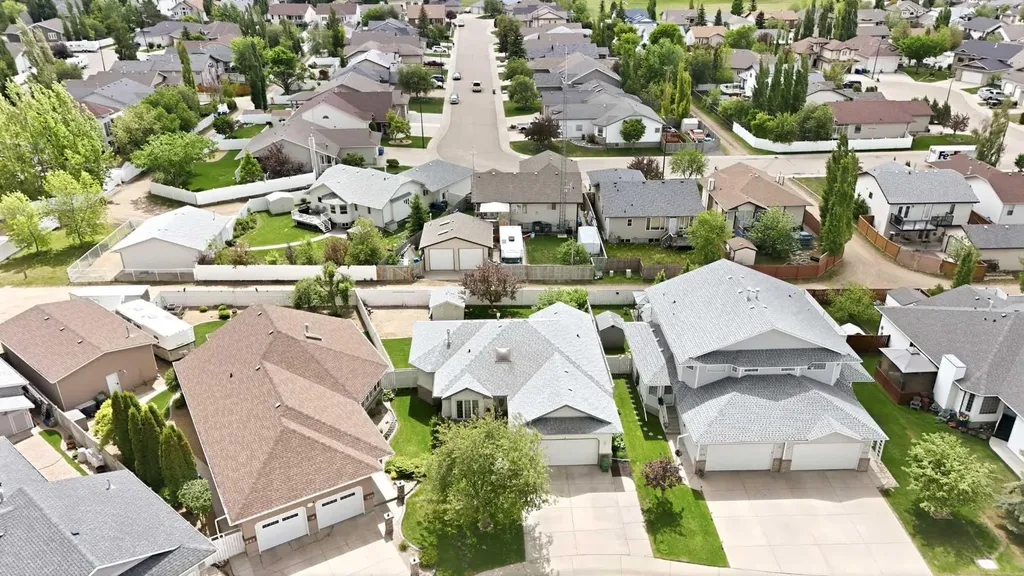 134 Andrews Close Red Deer AB T4R 2R2