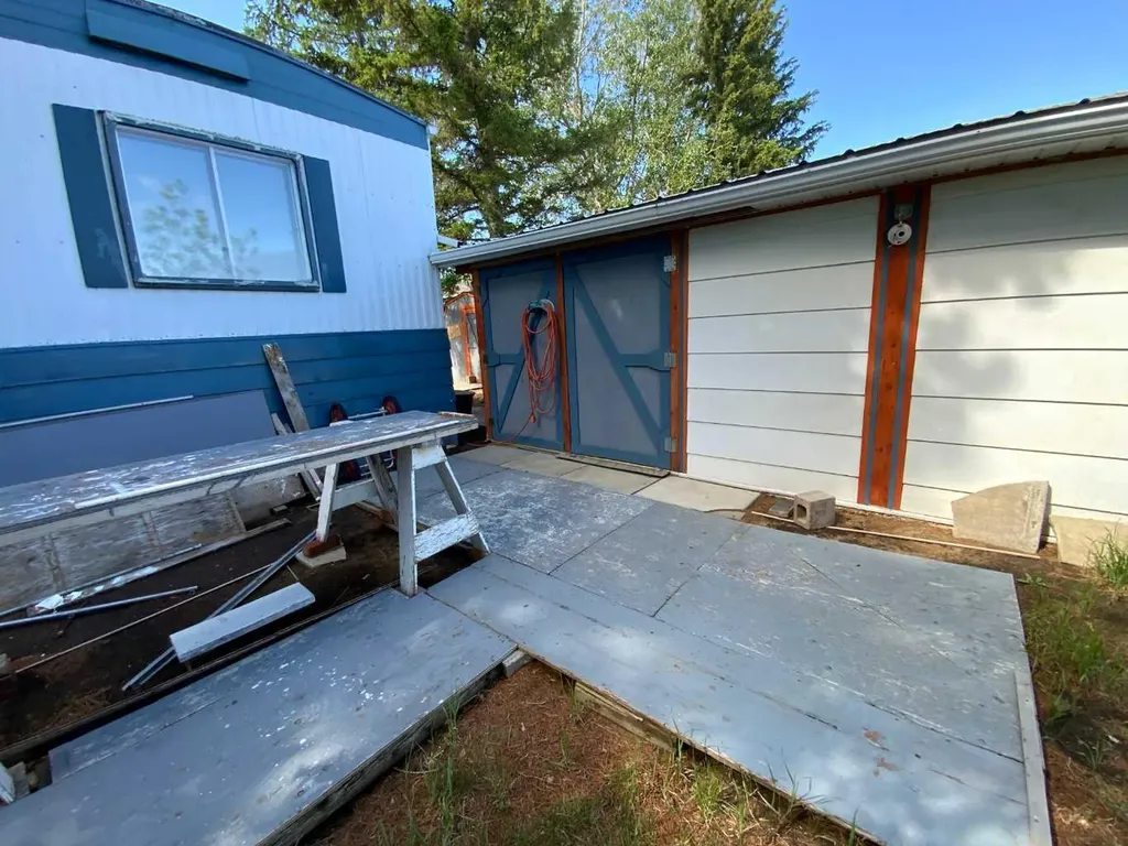 48 Mobile Drive NE Three Hills AB T0M 2A0