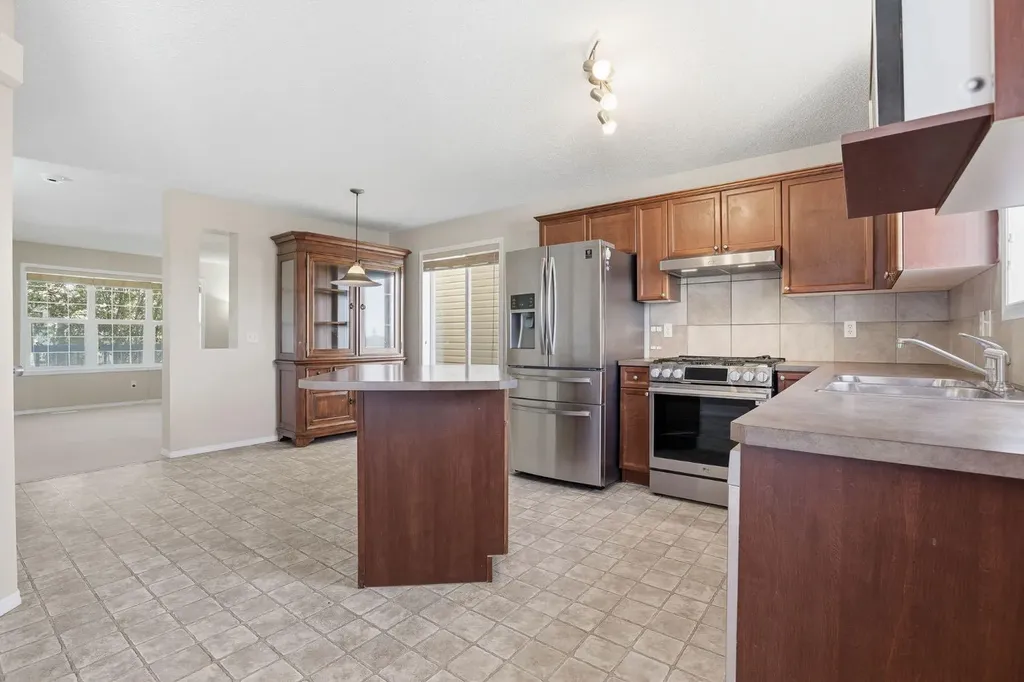 260 Covemeadow Road NE Calgary AB T3K 6E6