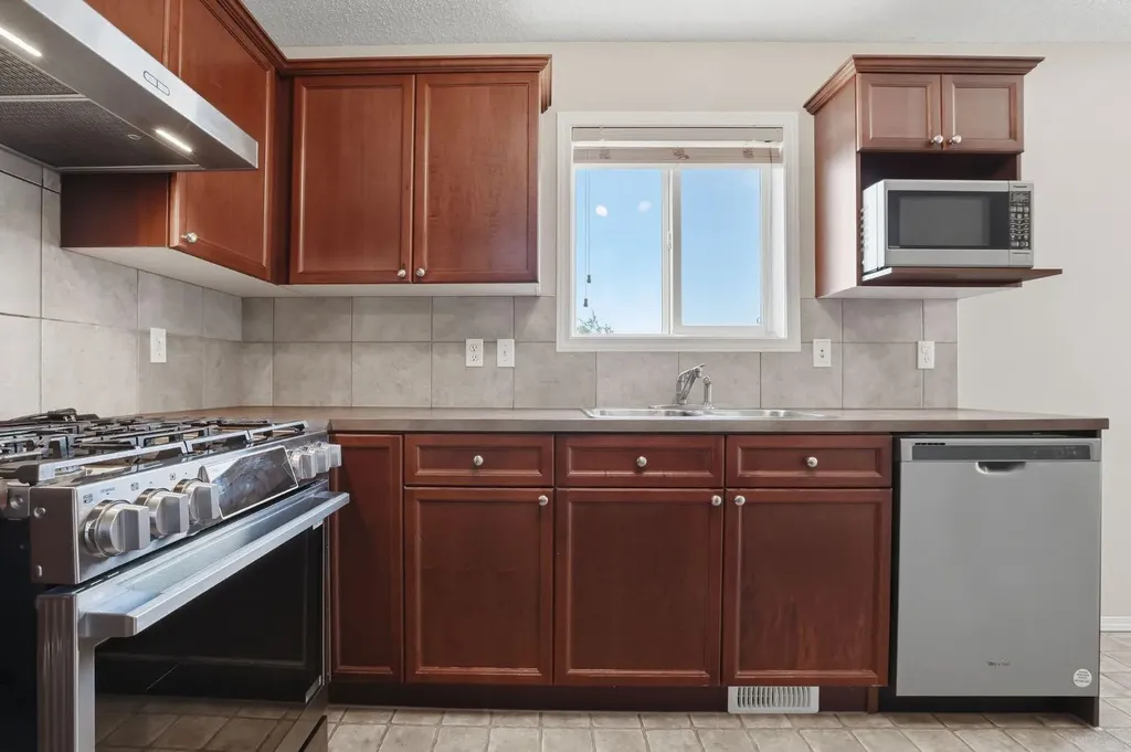 260 Covemeadow Road NE Calgary AB T3K 6E6