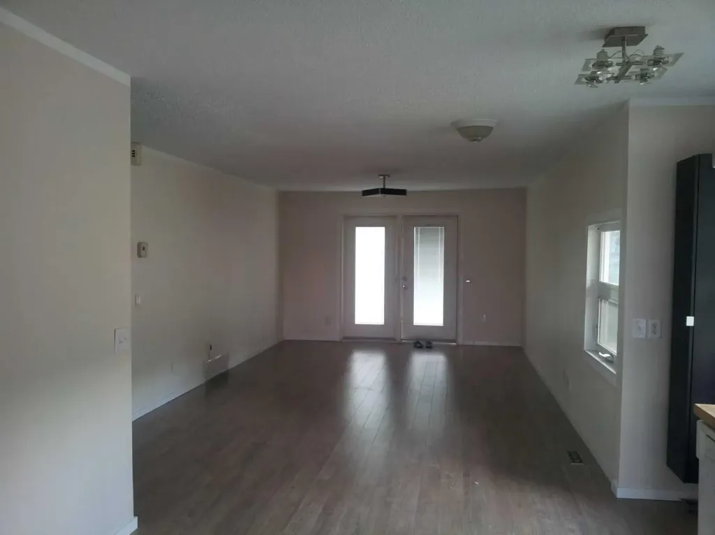 3256 Doverville Crescent SE Calgary AB T2B 1T9