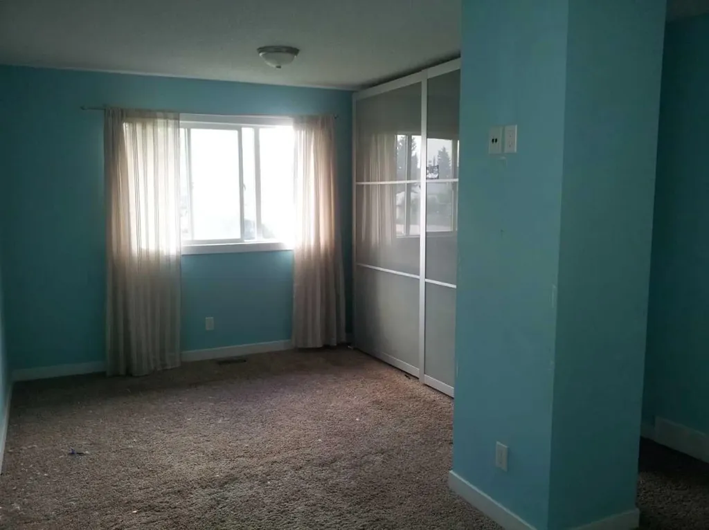 3256 Doverville Crescent SE Calgary AB T2B 1T9