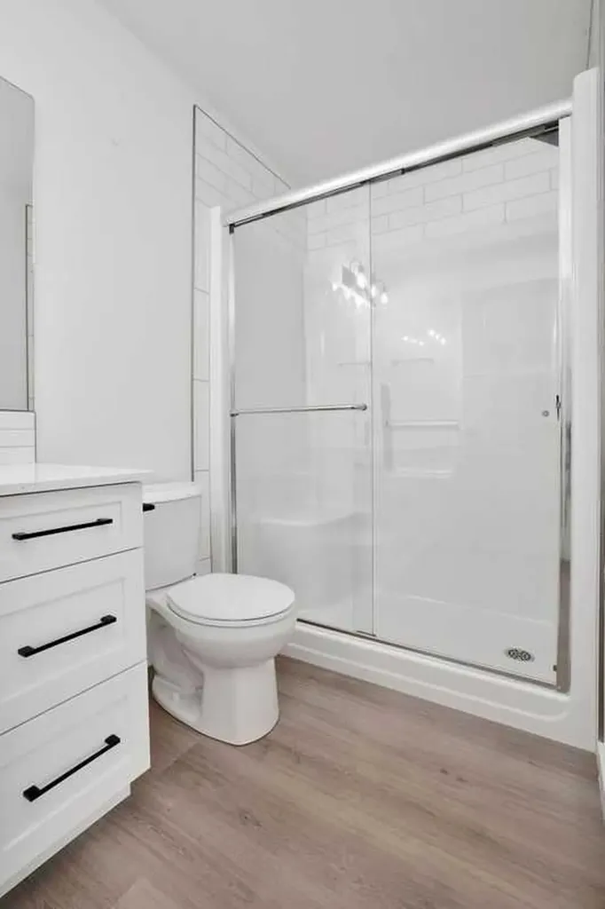 38 Station Drive Sylvan Lake AB T4S 0W7
