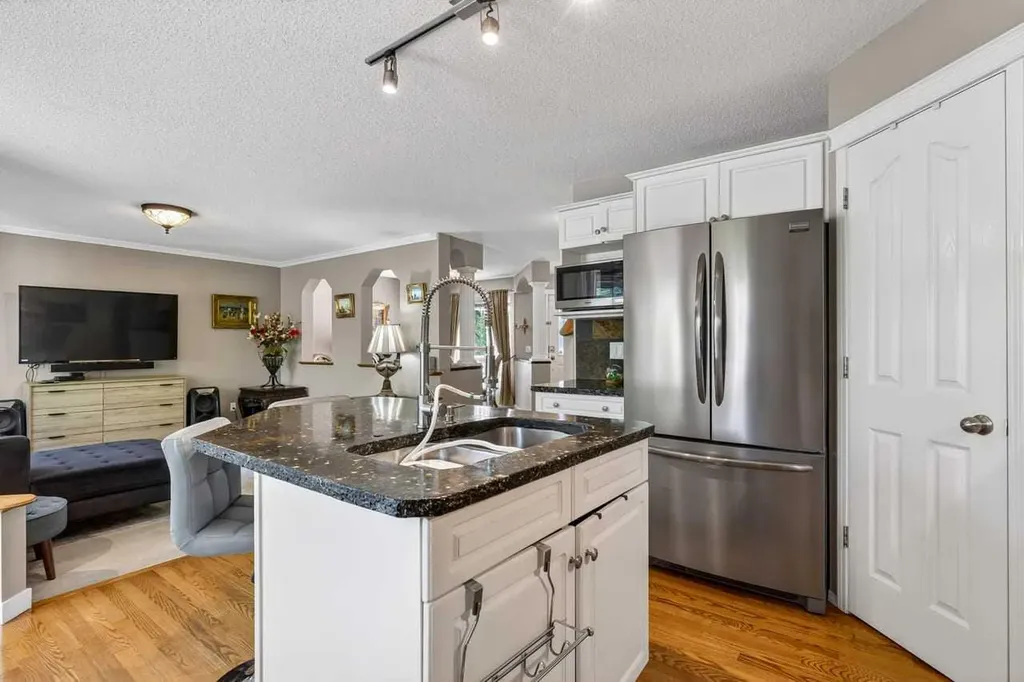 121 Harvest Park Way NE Calgary AB T3K4K7