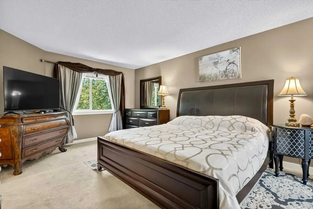 121 Harvest Park Way NE Calgary AB T3K4K7
