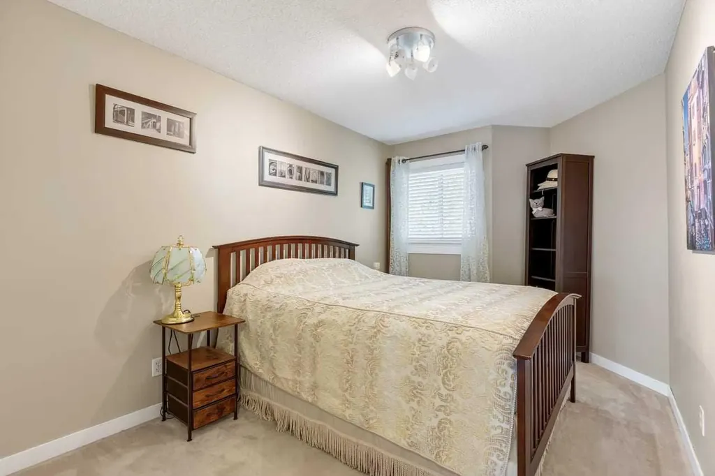 121 Harvest Park Way NE Calgary AB T3K4K7