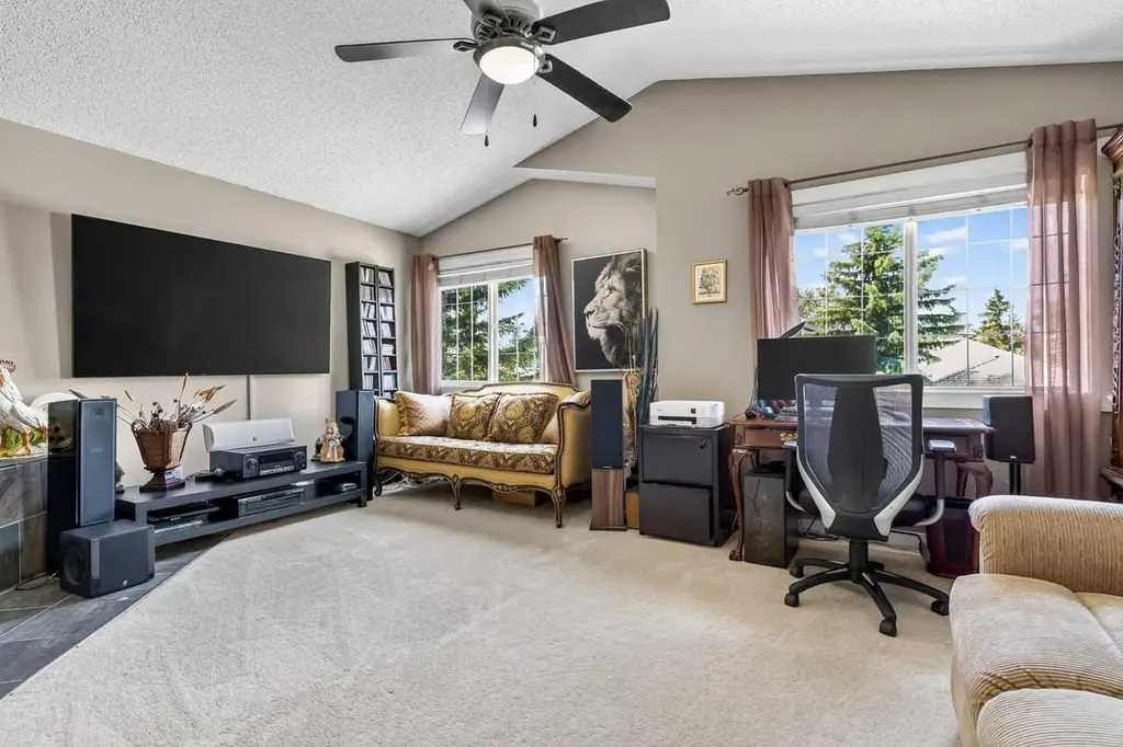 121 Harvest Park Way NE Calgary AB T3K4K7