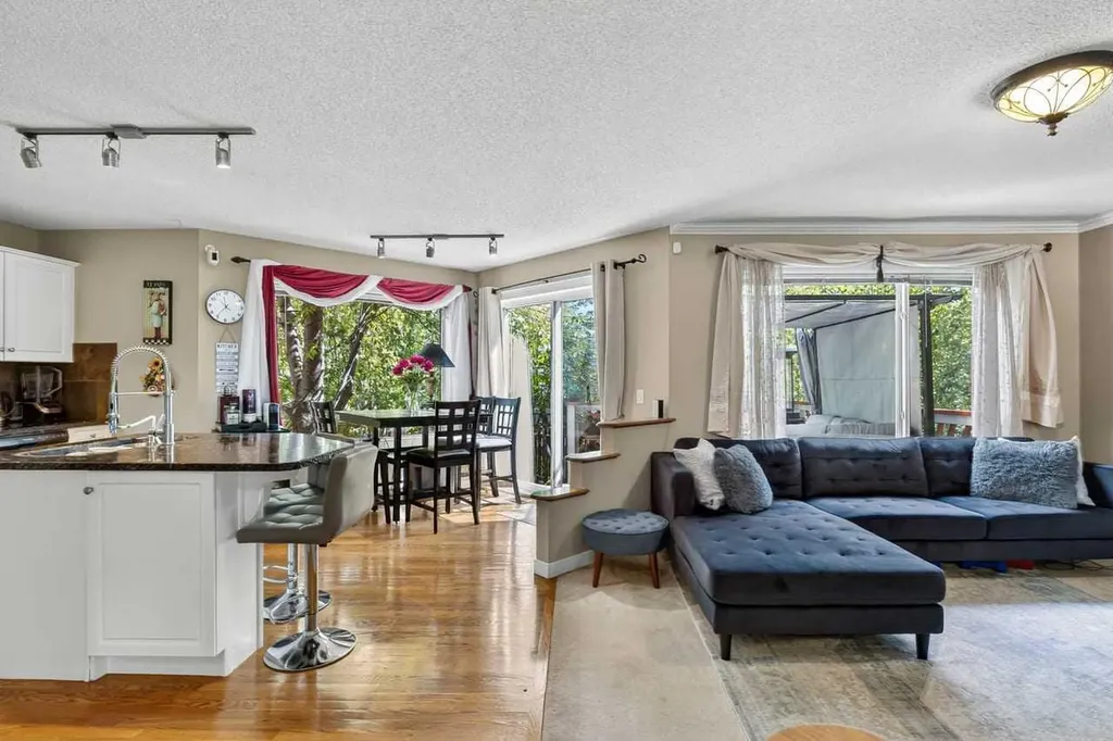 121 Harvest Park Way NE Calgary AB T3K4K7