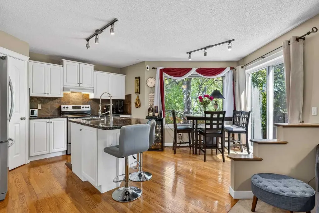 121 Harvest Park Way NE Calgary AB T3K4K7