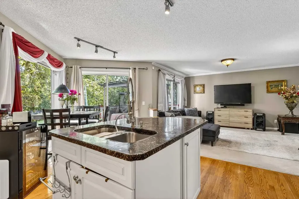 121 Harvest Park Way NE Calgary AB T3K4K7