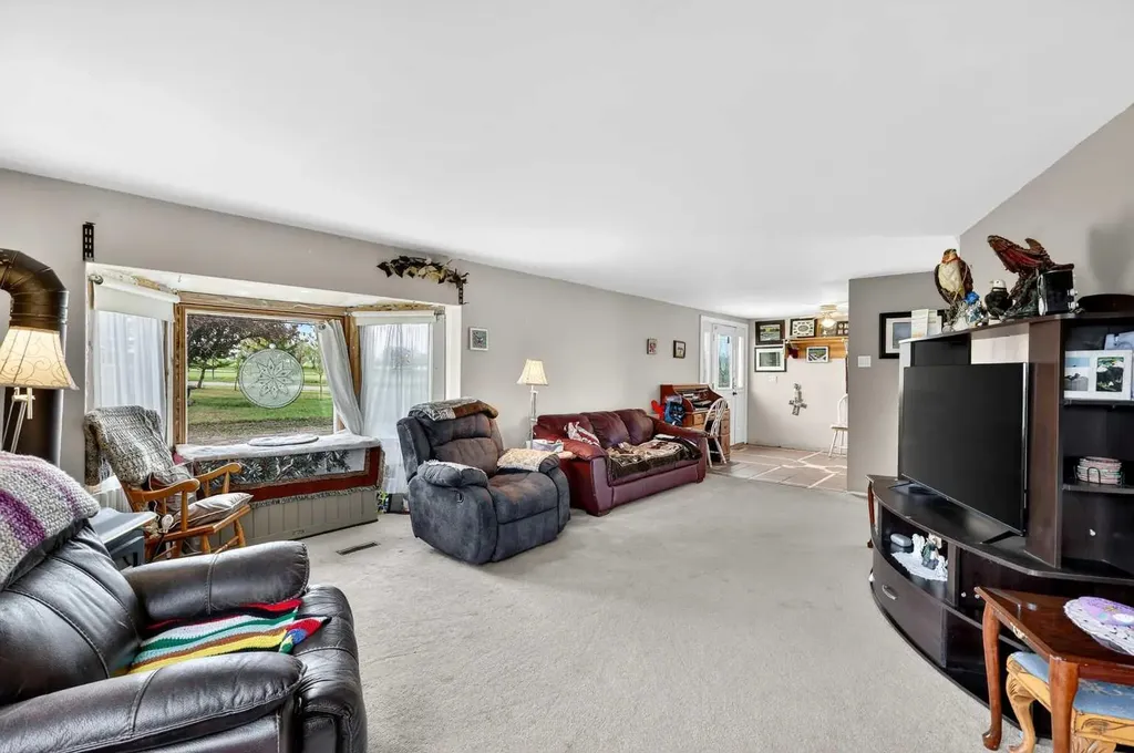 242041 Township Road 262 Rural Wheatland County AB T1P 0L6
