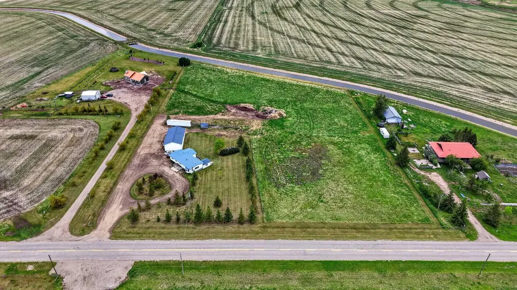 242041 Township Road 262 Rural Wheatland County AB T1P 0L6