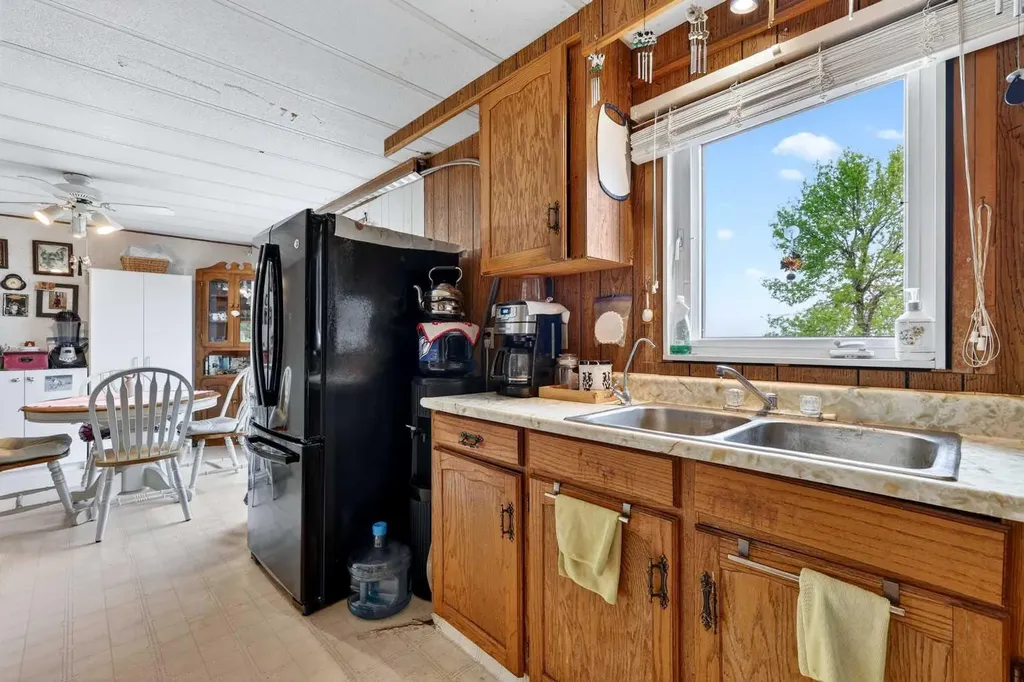 242041 Township Road 262 Rural Wheatland County AB T1P 0L6