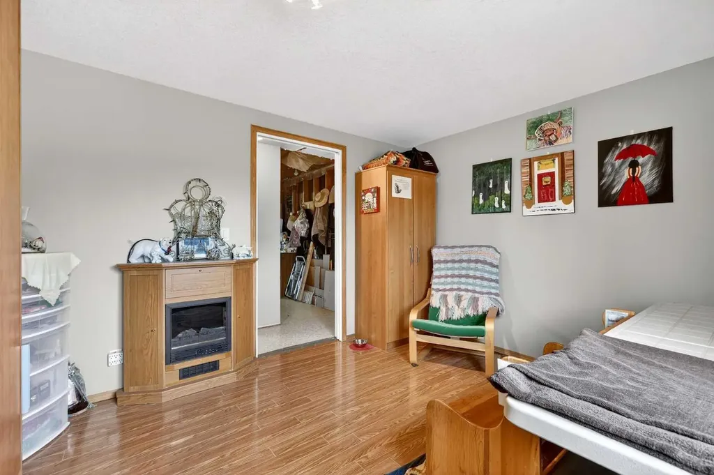 242041 Township Road 262 Rural Wheatland County AB T1P 0L6