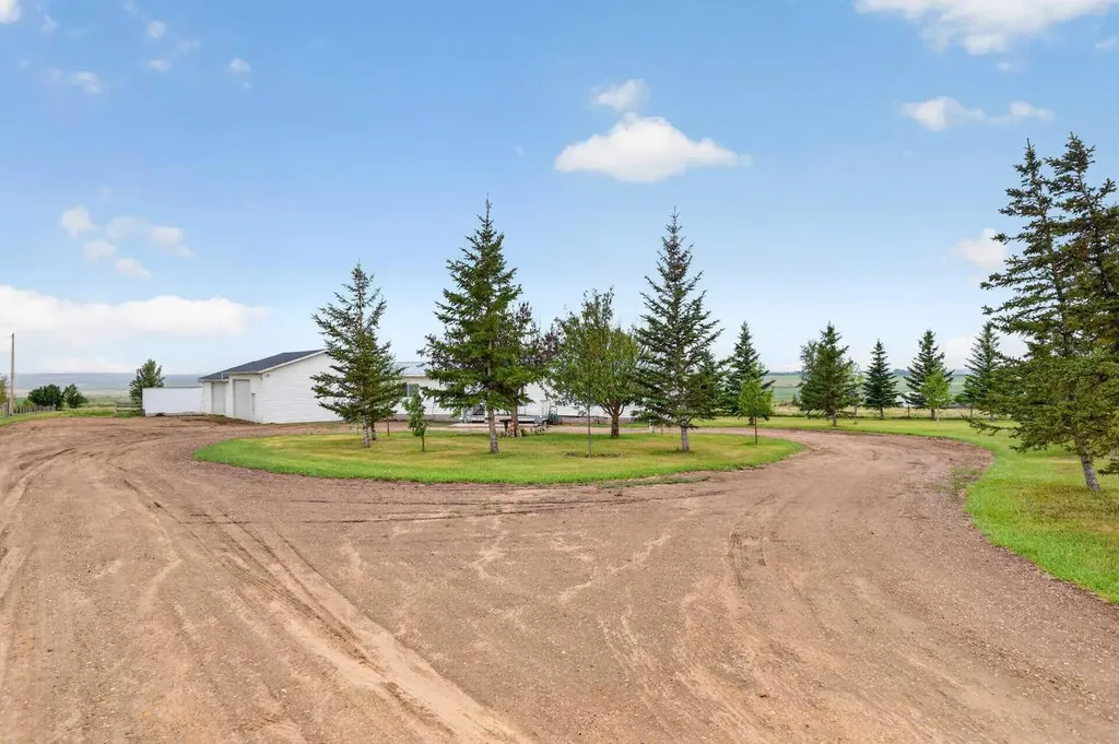 242041 Township Road 262 Rural Wheatland County AB T1P 0L6