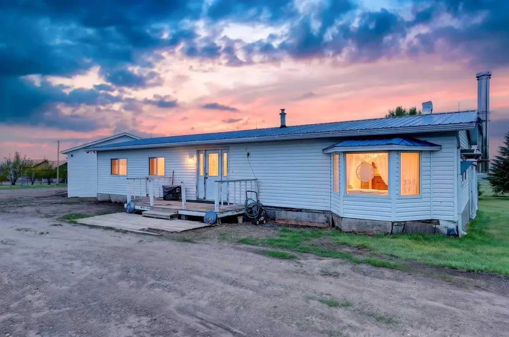 242041 Township Road 262 Rural Wheatland County AB T1P 0L6