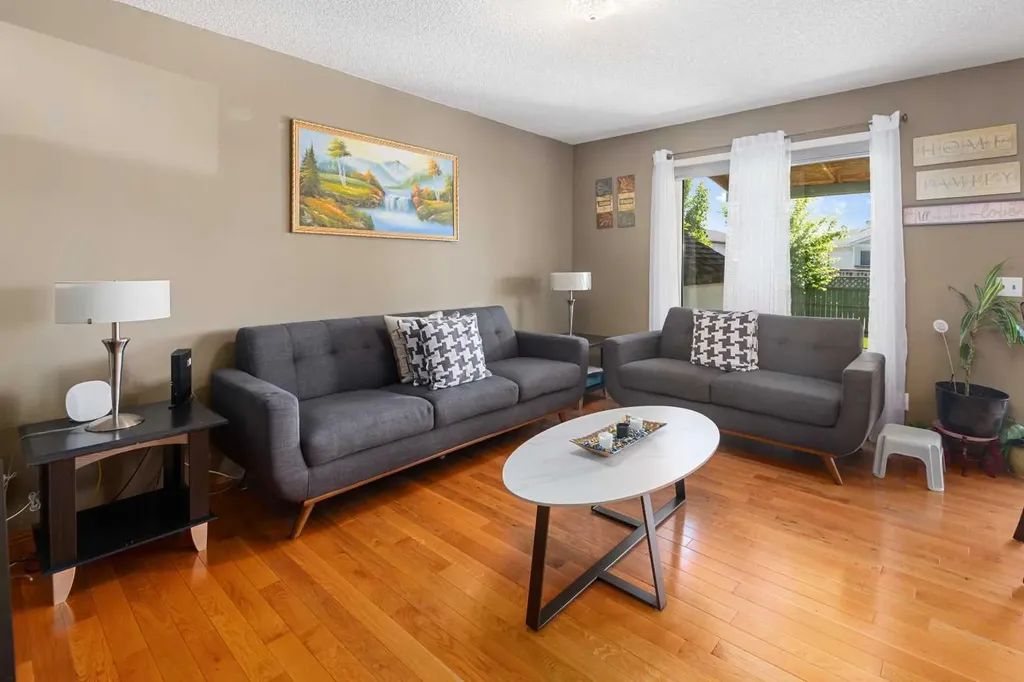 69 Applemont Place SE Calgary AB T2A 7S3
