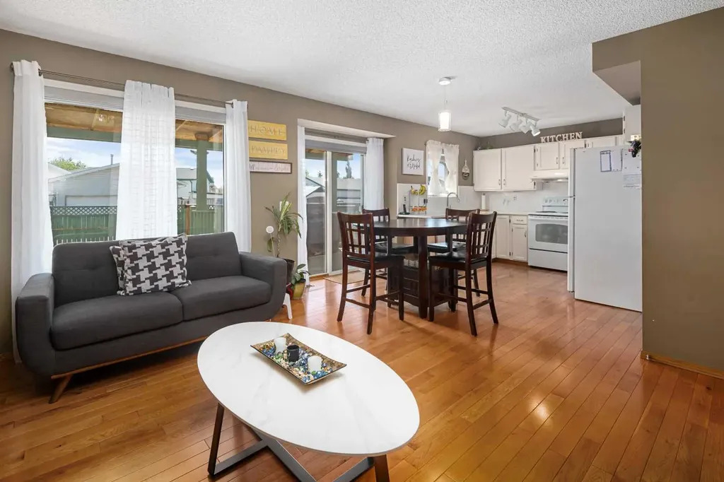 69 Applemont Place SE Calgary AB T2A 7S3