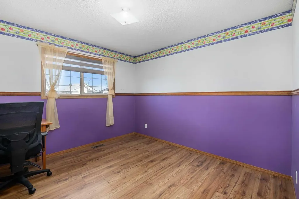 69 Applemont Place SE Calgary AB T2A 7S3