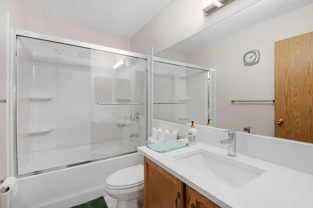 69 Applemont Place SE Calgary AB T2A 7S3