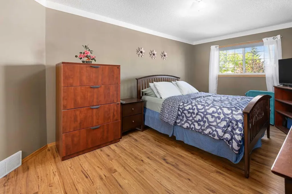 69 Applemont Place SE Calgary AB T2A 7S3
