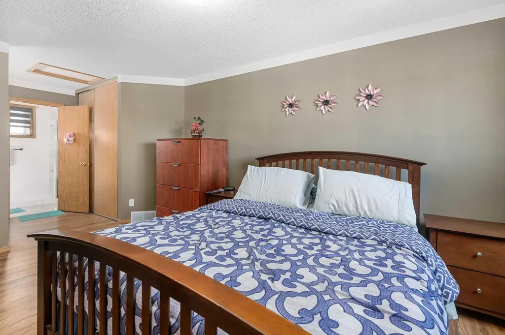 69 Applemont Place SE Calgary AB T2A 7S3