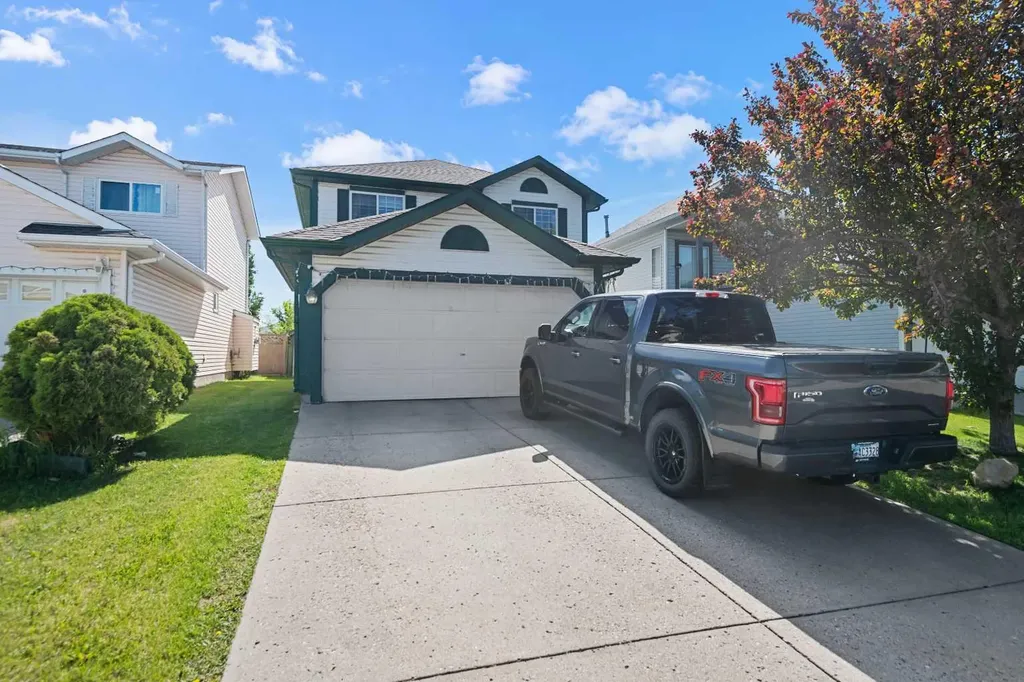 69 Applemont Place SE Calgary AB T2A 7S3