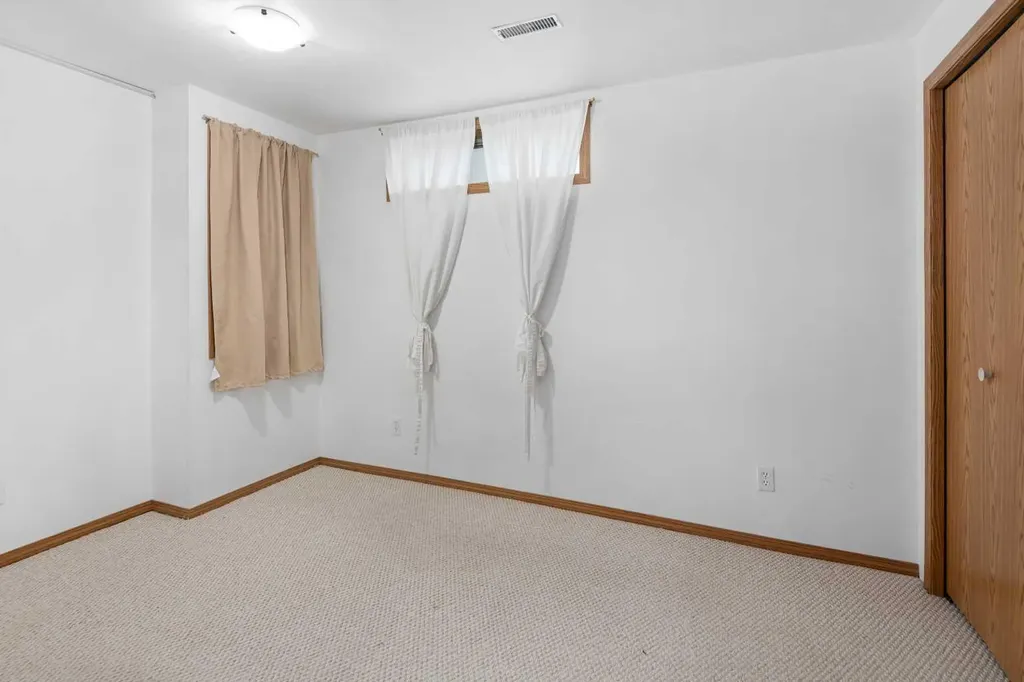 69 Applemont Place SE Calgary AB T2A 7S3