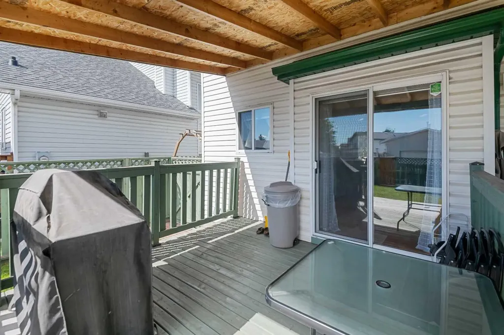 69 Applemont Place SE Calgary AB T2A 7S3