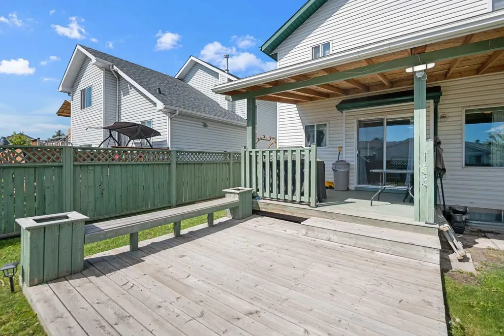 69 Applemont Place SE Calgary AB T2A 7S3