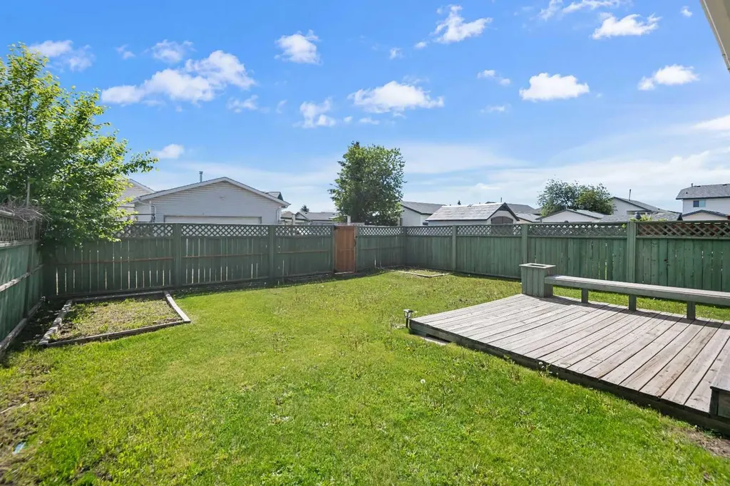 69 Applemont Place SE Calgary AB T2A 7S3