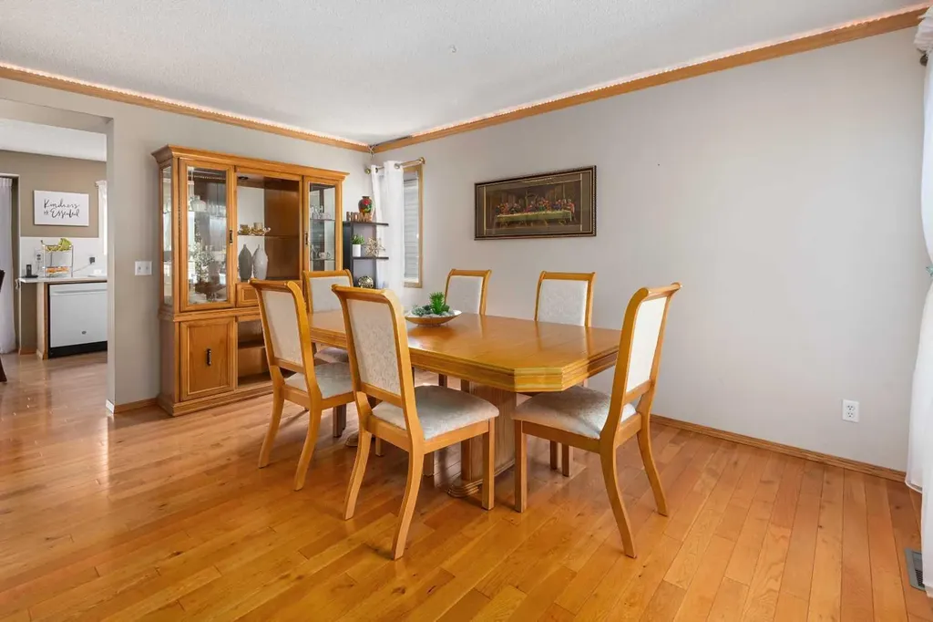 69 Applemont Place SE Calgary AB T2A 7S3