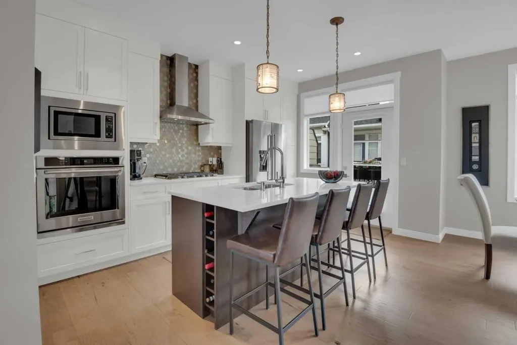 219 Wentworth Row SW Calgary AB T3H 1Y1