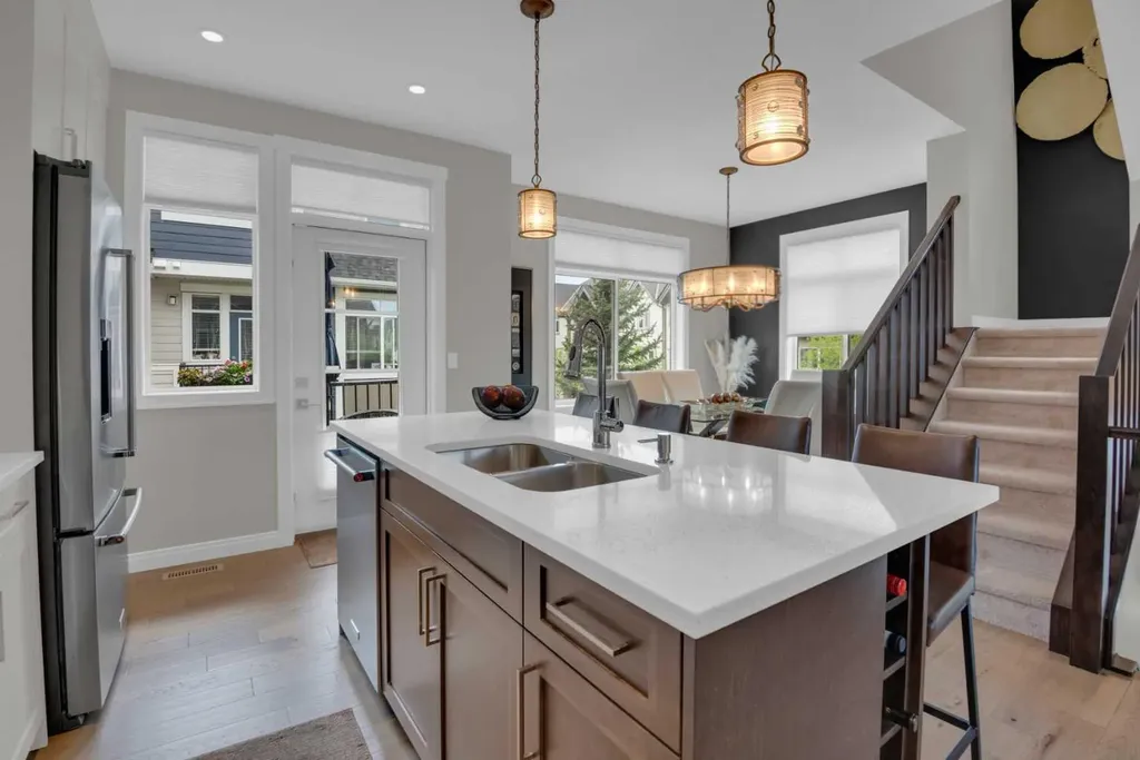 219 Wentworth Row SW Calgary AB T3H 1Y1