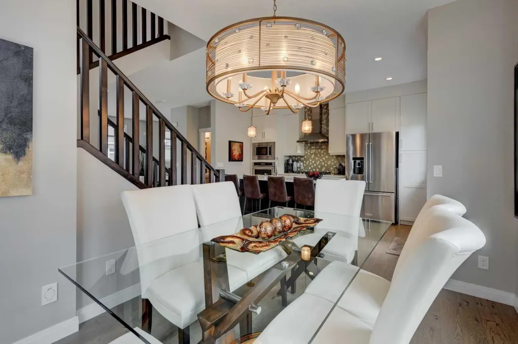 219 Wentworth Row SW Calgary AB T3H 1Y1