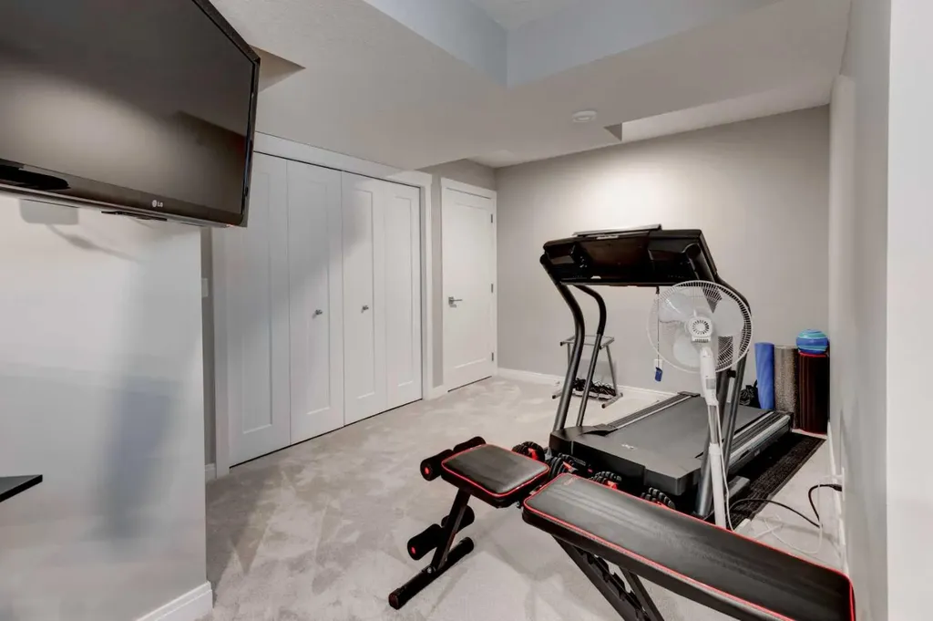219 Wentworth Row SW Calgary AB T3H 1Y1